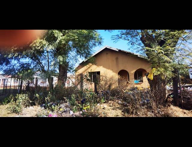 4 BEDROOM FREESTANDING FOR SALE IN MPOPHOMENI